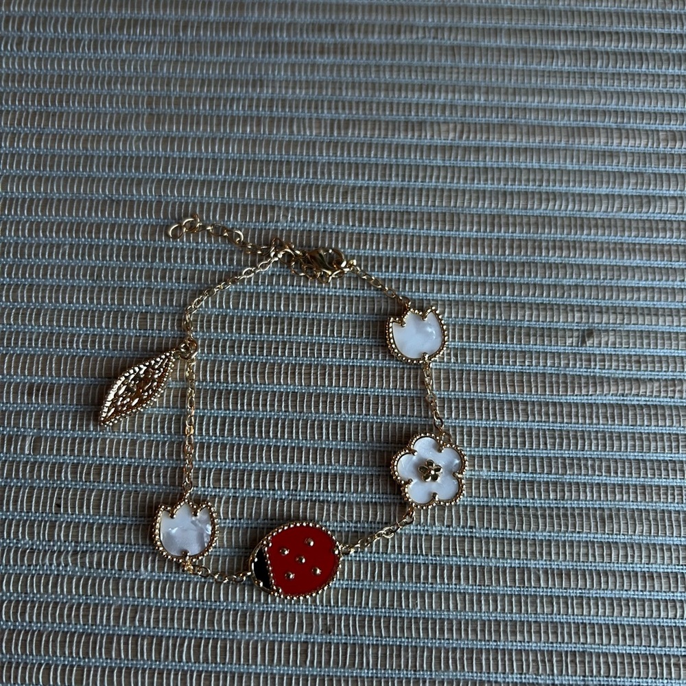 Closed lady bug charm Bracelet - Picture 3 of 3